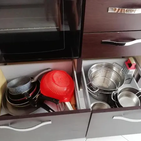 Rosso Apartamento Tirano