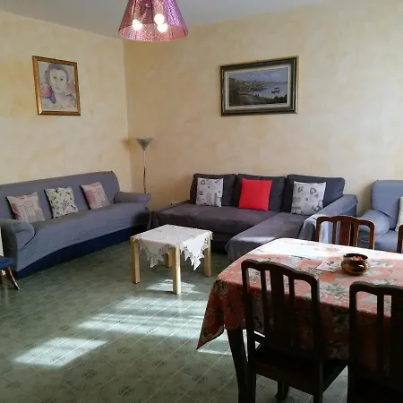 Apartment Rosso Tirano